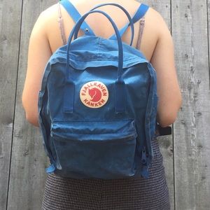 *SOLD* AUTHENTIC Fjallraven Kanken backpack